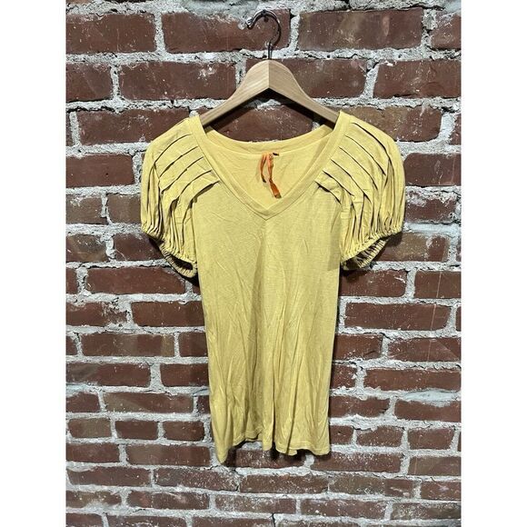 BCBGeneration Womens Yellow Short Sleeve Shirt Size Medium - Picture 1 of 3